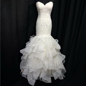 Elegant White Lace Wedding Dress